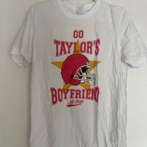 Taylor Swift Chiefs Graphic Tee – Size S/M (White)